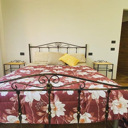 Villa Tadina Gualdo Tadino Eksteriør billede